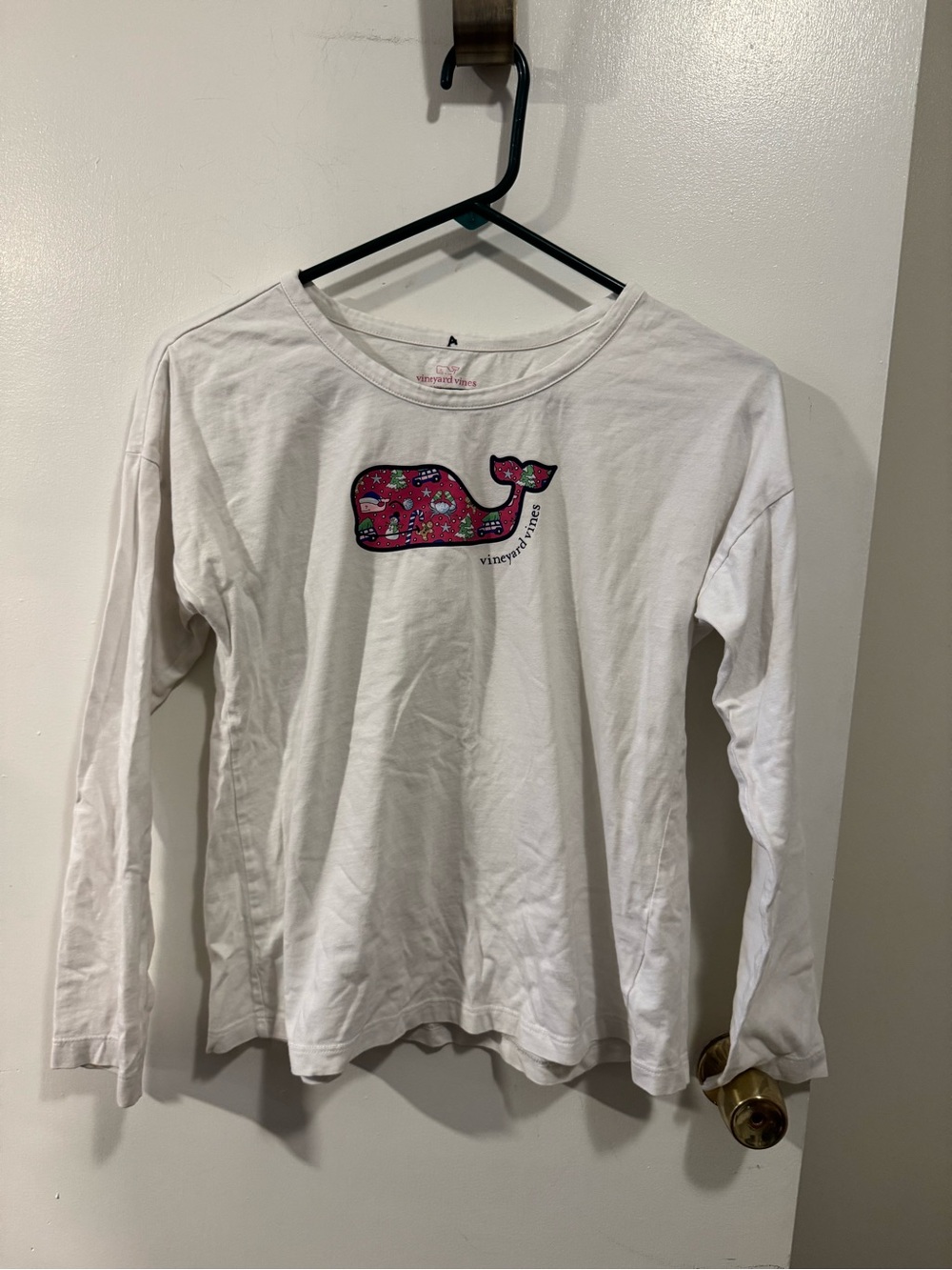 Girls Vineyard Vine’s Christmas Holiday Festive Whale Logo Long Sleeve Shirt LG